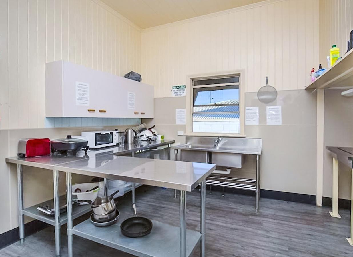 Bunk Inn Hostel Bundaberg Ngoại thất bức ảnh